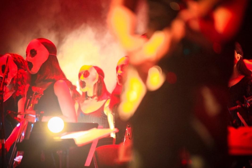 the wall tributo PH Dos Tipos y Una Mina