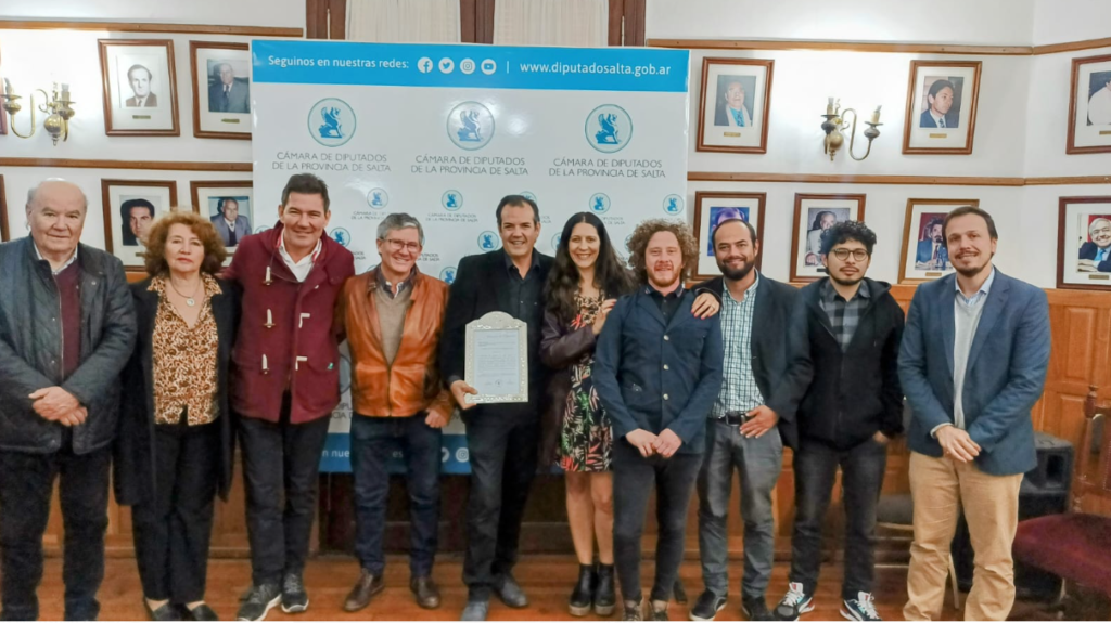 Radio Dinamo fue reconocida por sus 25 años de trayectoria | Radio ...